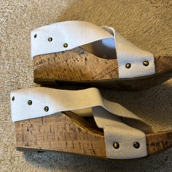 Summer wedge white strap sz 11 brand is Spirt ex condition - Picture 3 of 3
